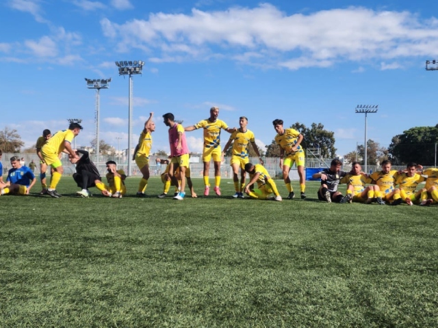 שחקני עירוני אשדוד חוגגים (מדיה מכבי עירוני אשדוד)